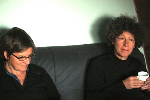 Geneviève laloy et Laurence van Ruymbeke à l’écoute au studio
